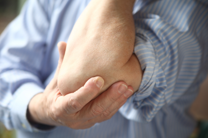 Tennis elbow pada pekerja kantoran Tennis elbow pada pekerja kantoran