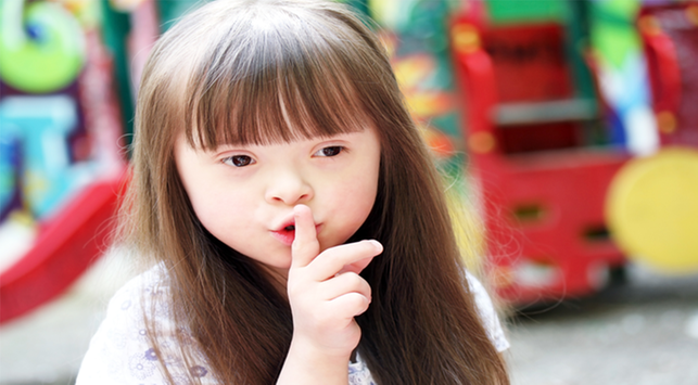 Membangun Komunikasi Awal dengan Anak Down Syndrome Membangun Komunikasi Awal dengan Anak Down Syndrome