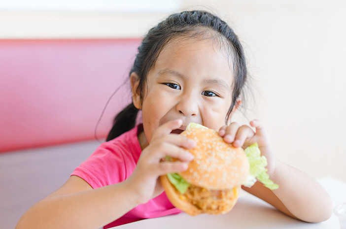 junk food tingkatkan risiko tinggi kolesterol pada anak junk food tingkatkan risiko tinggi kolesterol pada anak