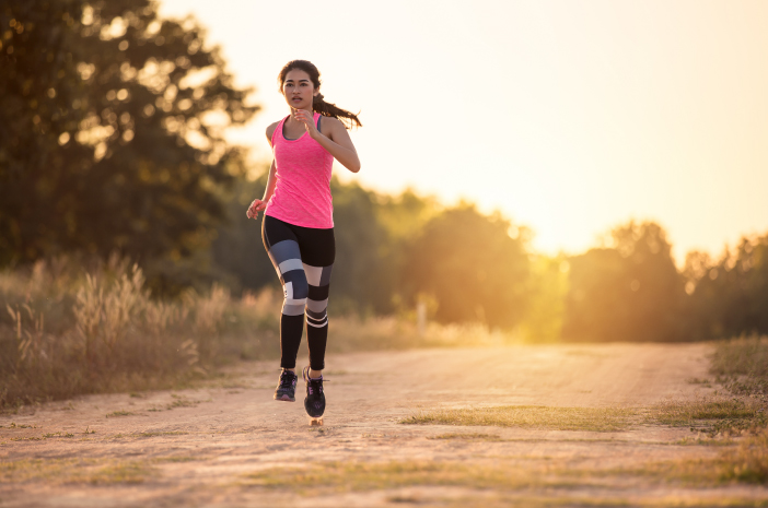 Suka Olahraga Tanpa Pemanasan? Hati-Hati dengan Efek Cedera Tendinitis Suka Olahraga Tanpa Pemanasan? Hati-Hati dengan Efek Cedera Tendinitis