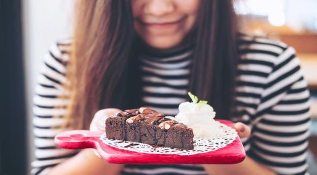 4 Kebiasaan Makan yang Perlu Dihindari saat Buka Puasa