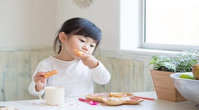 4 Nutrisi yang Wajib Dipenuhi Saat Si Kecil Puasa