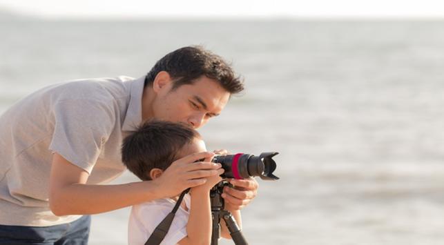 Fotografi anak , orang tua mengajarkan anak Fotografi anak , orang tua mengajarkan anak