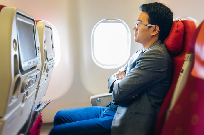 Kenapa Telinga Berdenging Saat Naik Pesawat? Kenapa Telinga Berdenging Saat Naik Pesawat?